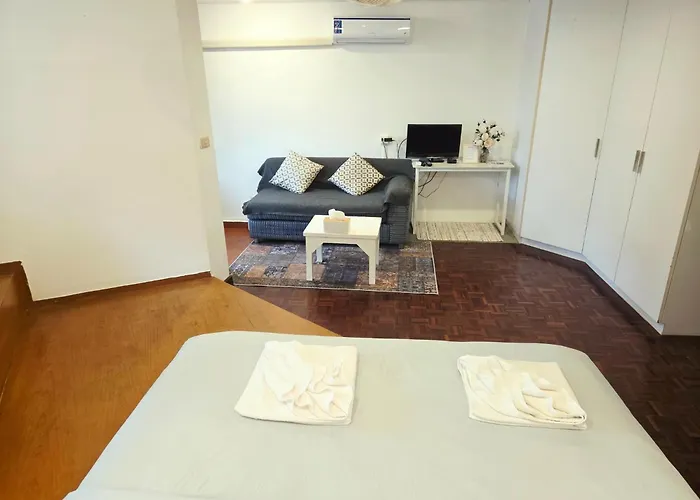 Hostal Home16 Sukhumvit16 Bangkok