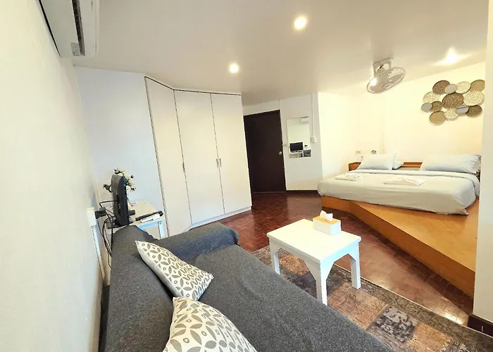 Home16 Sukhumvit16 Bangkok