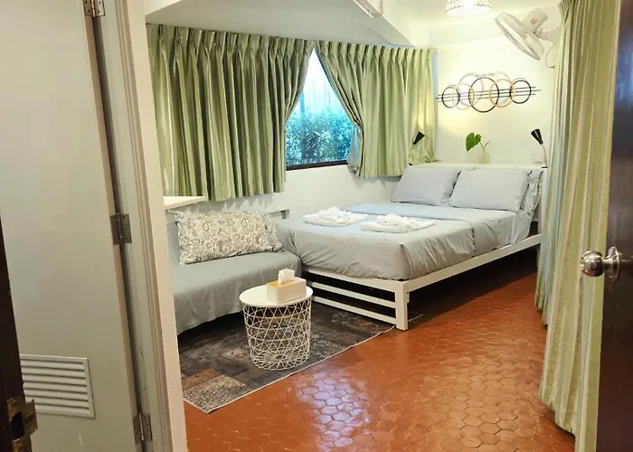 Home16 Sukhumvit16 Hostal