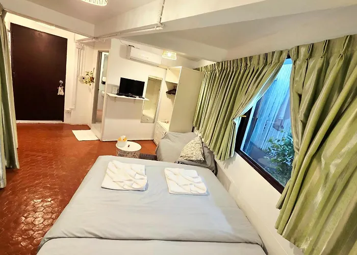 Hostal Home16 Sukhumvit16 *