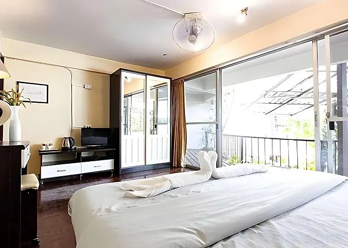 Home16 Sukhumvit16 Hostal