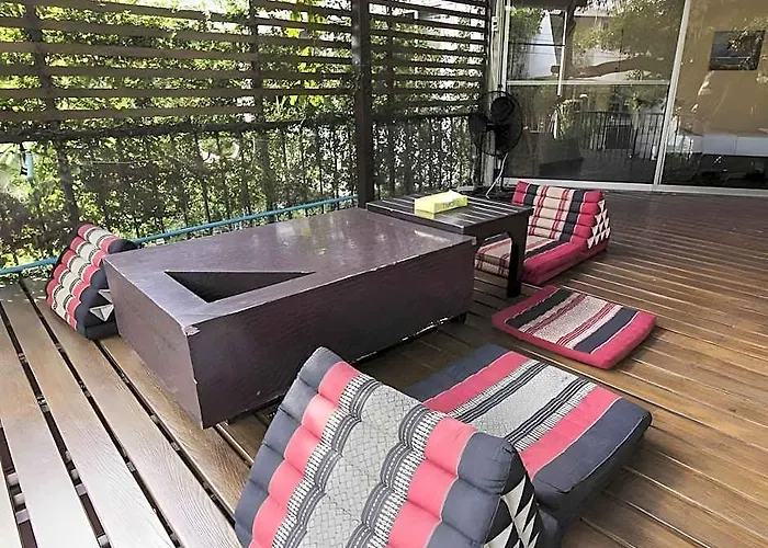 Home16 Sukhumvit16 אכסניה *