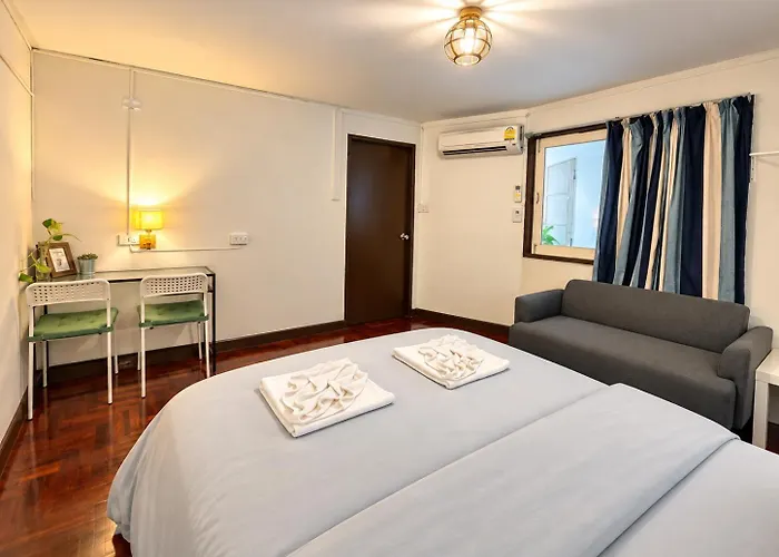 Home16 Sukhumvit16 호스텔 *