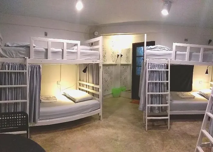Home16 Sukhumvit16 Hostal *